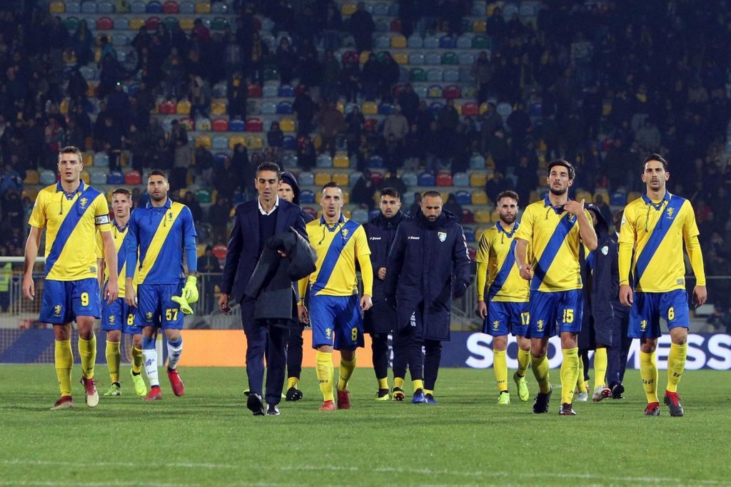 Ancora un rifiuto per il Frosinone, continua senza risultati la ricerca dell’attaccante