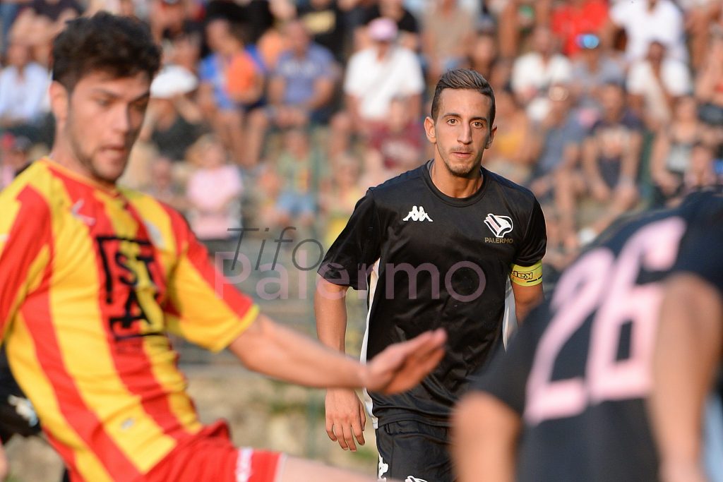 Accardi: “Il mio sogno la Serie A con questa maglia, esiste un solo derby”
