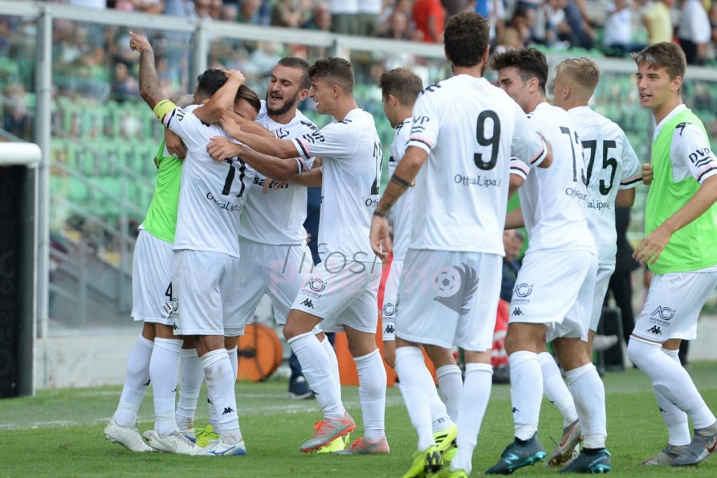 Palermo-Marina di Ragusa 3-1, Kraja scrive calcio, Crivello sotto il 6 / LE PAGELLE