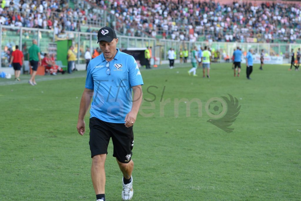 Pergolizzi va ad allenare con le stampelle. Domenica in panchina- (GdS)