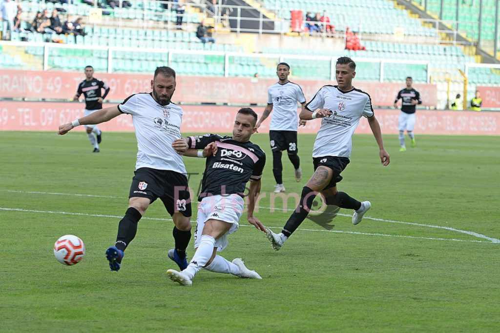 Palermo – Savoia 0-1: il naufragio della mediocrità, Lancini e Ficarrotta i peggiori. LE PAGELLE