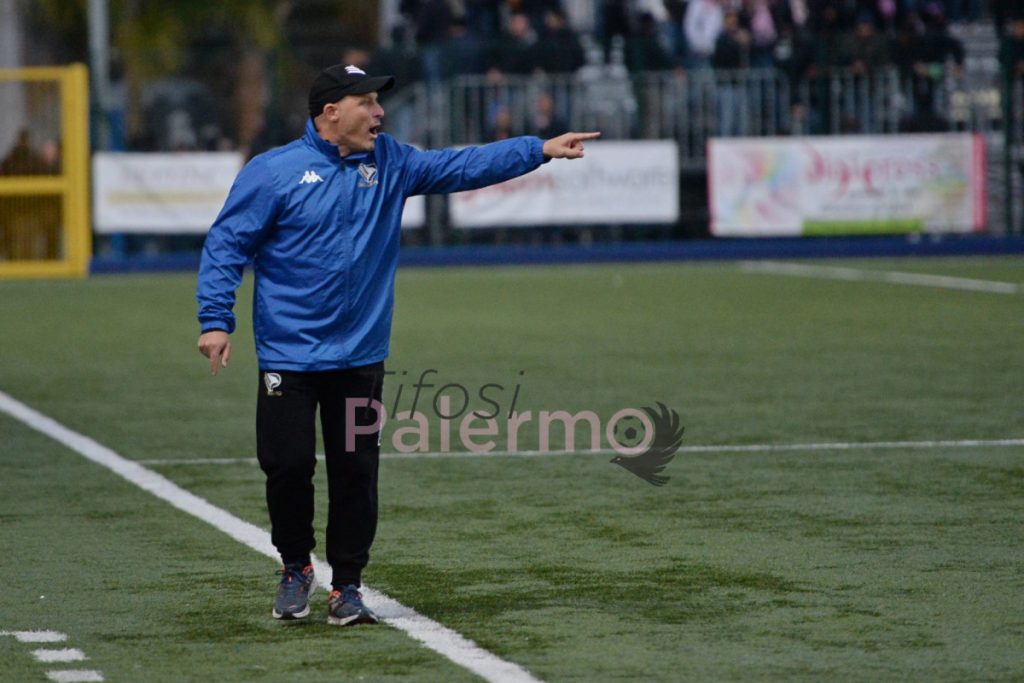 E il Palermo si adatta alle avversità…