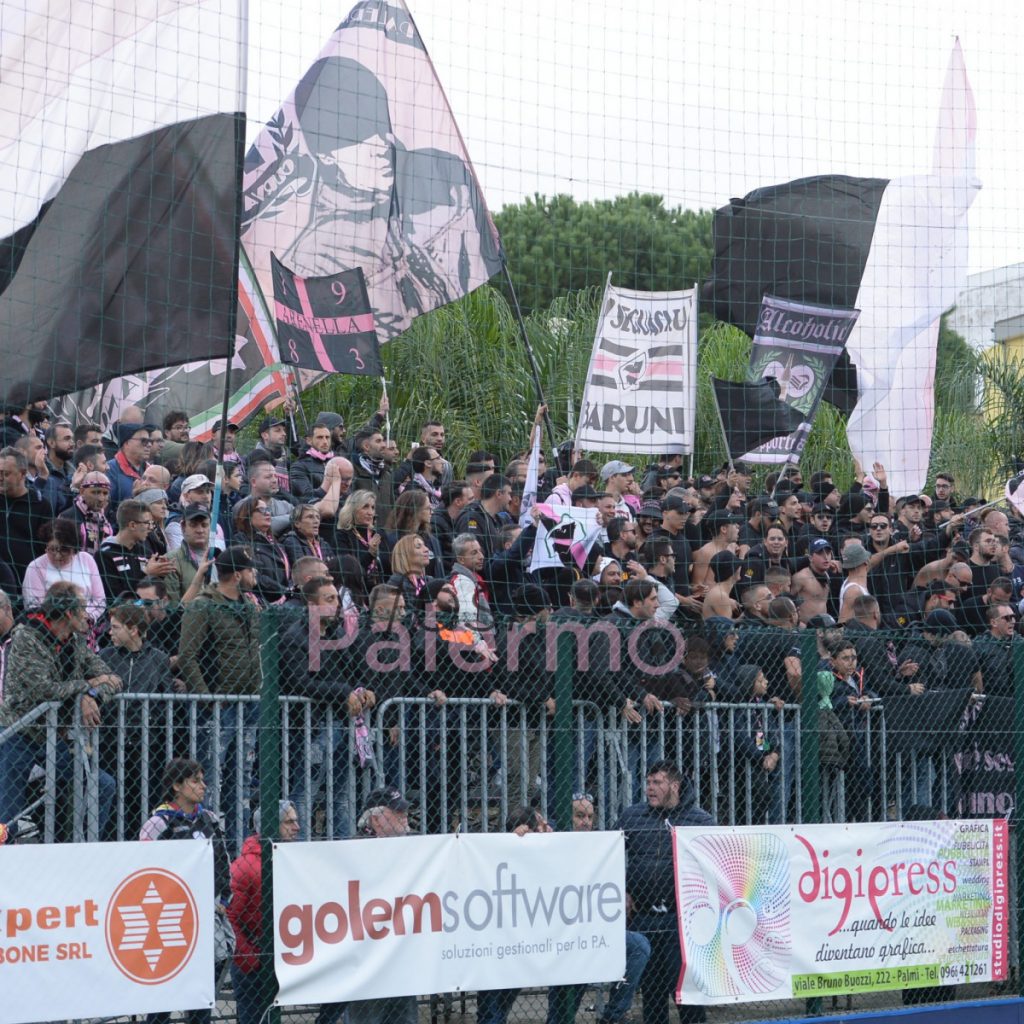 [VIDEO] Intervista ai tifosi rosanero presenti a Marina di Ragusa