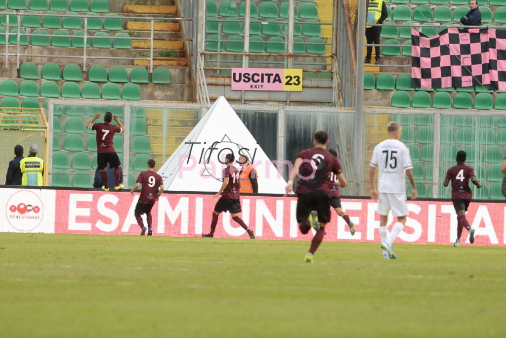 Palermo-Acireale, le pagelle: Felici l’unico sufficiente. Difesa nel buio, Pergolizzi sbaglia tutto