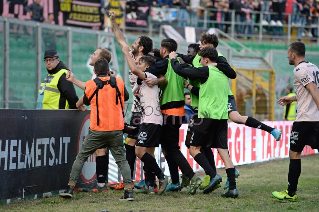 [FOTO] SSD Palermo: “Abbatteremo quelle barriere che separano i bambini dai giocatori…”