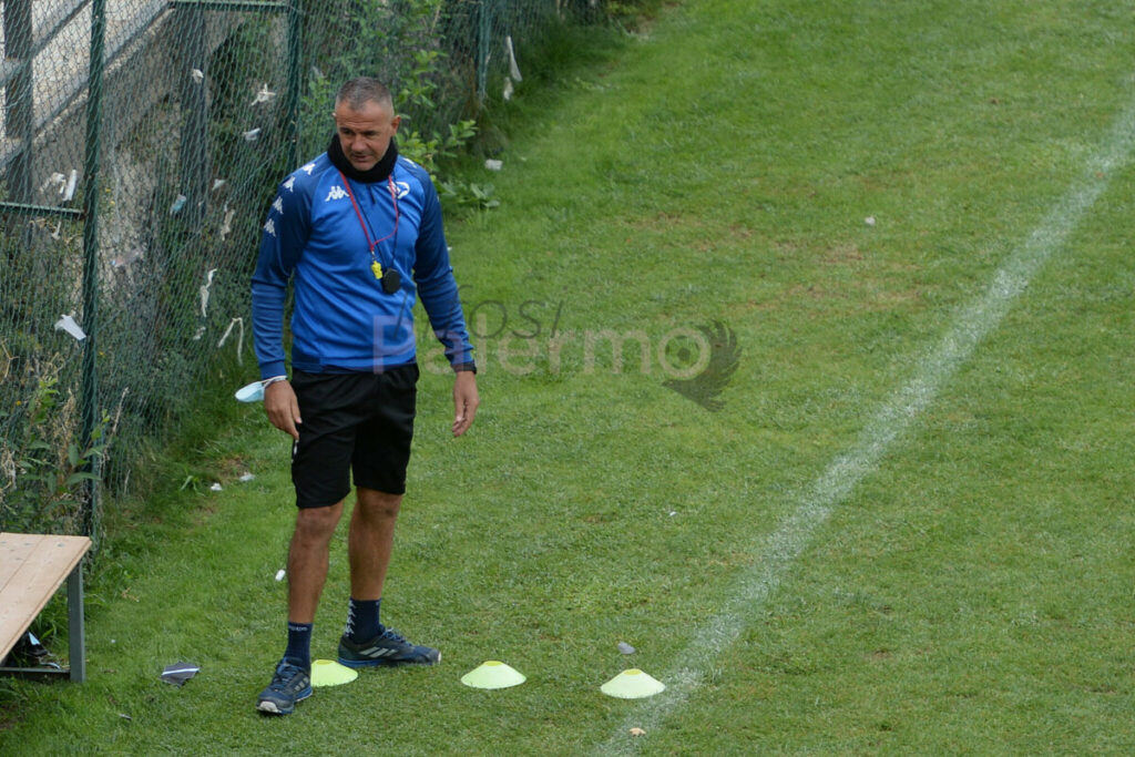 Filippi punta sulla vecchia guardia. Il derby di Catania scotta due volte