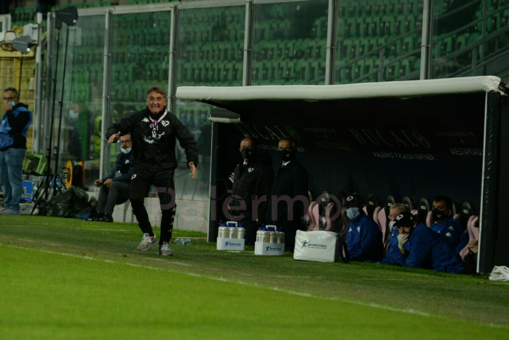 Palermo, Boscaglia respira: i tamponi ridanno la panchina