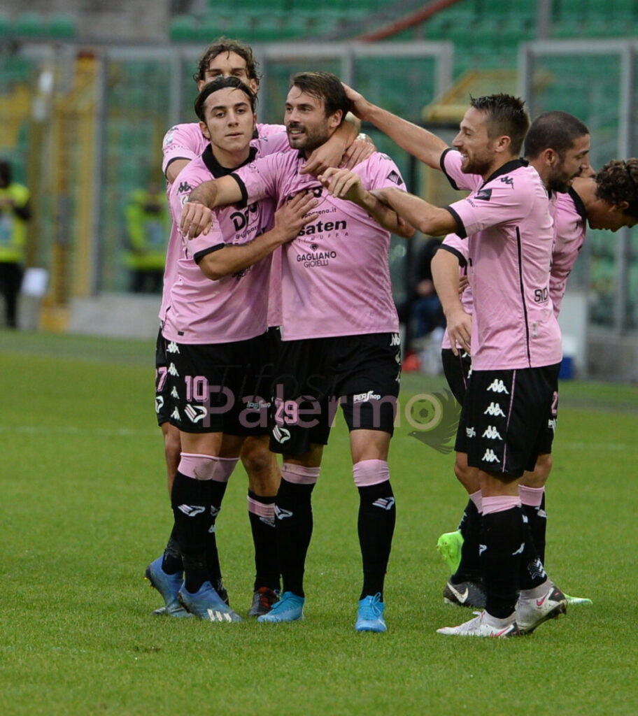Foggia-Palermo, le formazioni ufficiali: Luperini trequartista, Silipo parte dalla panchina
