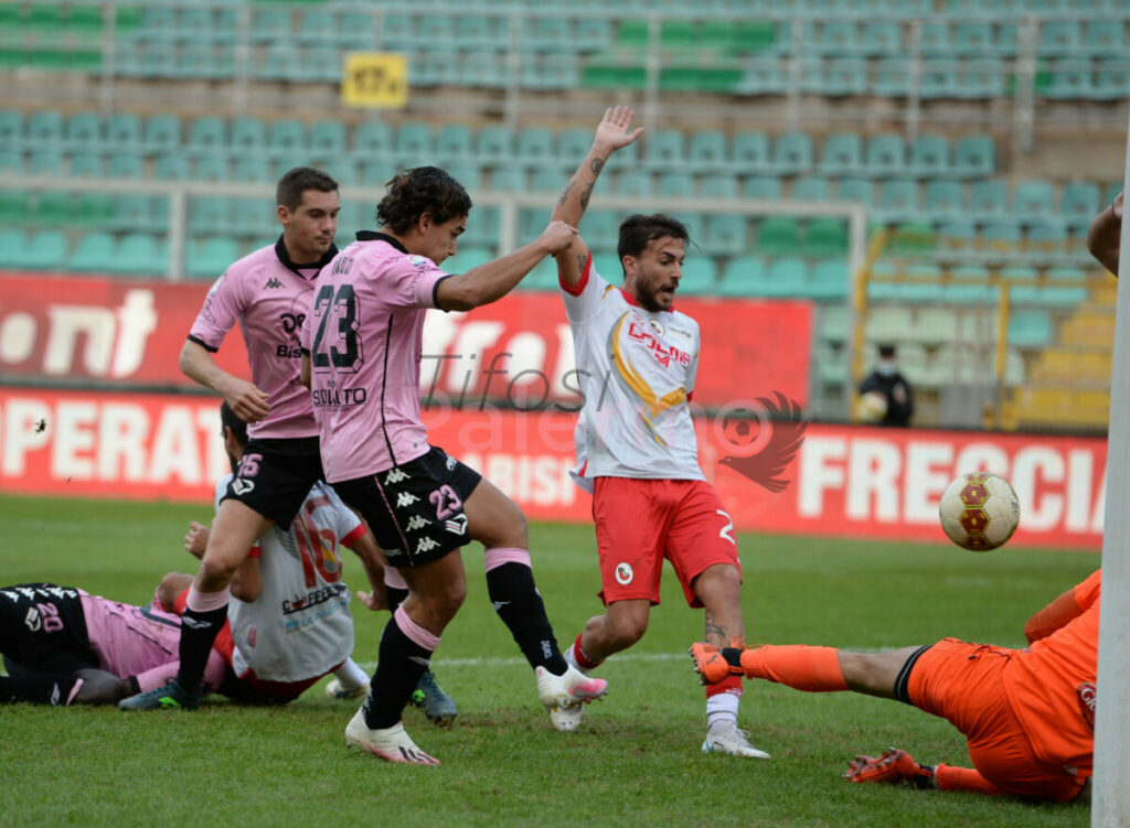 Palermo-Monopoli, le probabili formazioni: ballottaggio Luperini-Rauti