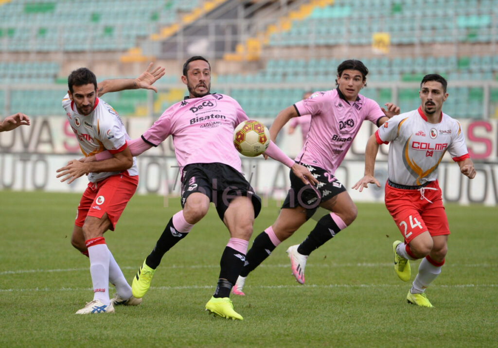 Saraniti saluta, il Palermo senza bomber