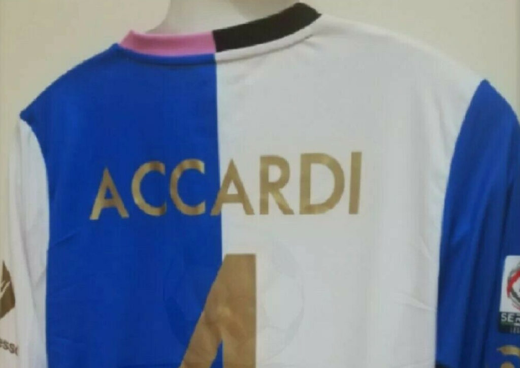 Palermo, la truffa della maglia celebrativa: l’asta su eBay… poi scomparsa
