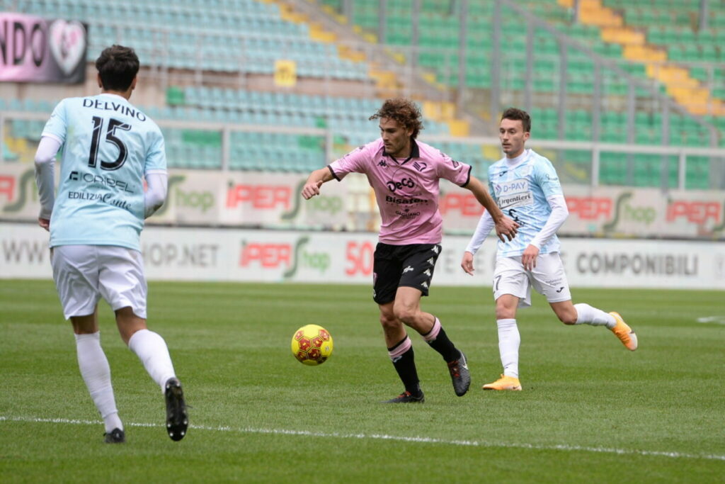 Palermo-Virtus Francavilla, le pagelle: Crivello pessimo, Lucca sprecone