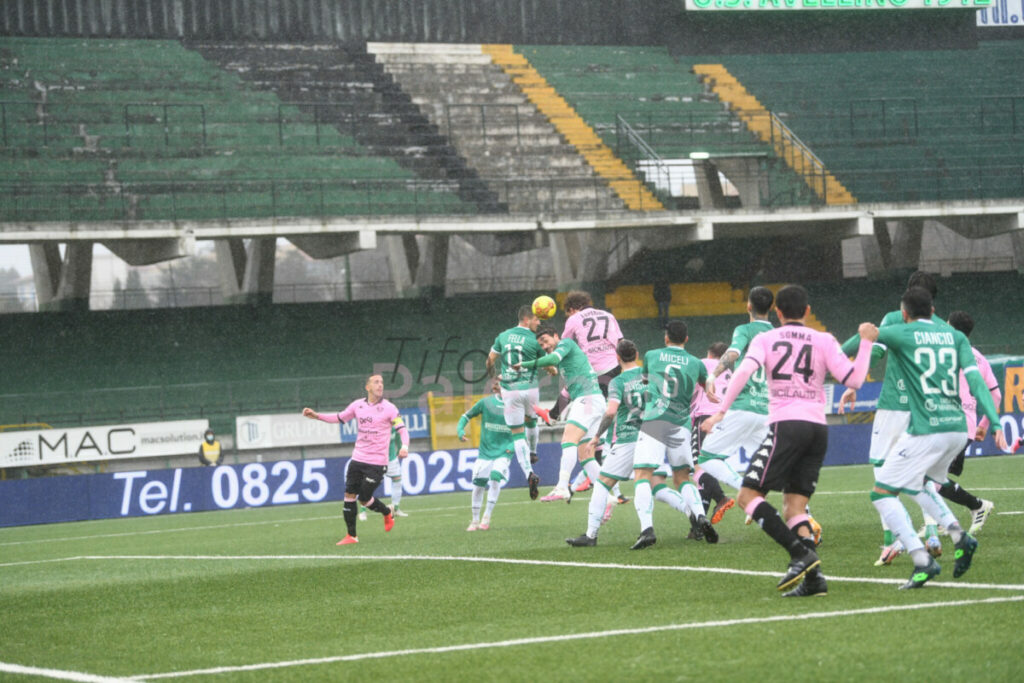 Palermo-Avellino, a che ora si gioca la gara di andata: le ipotesi