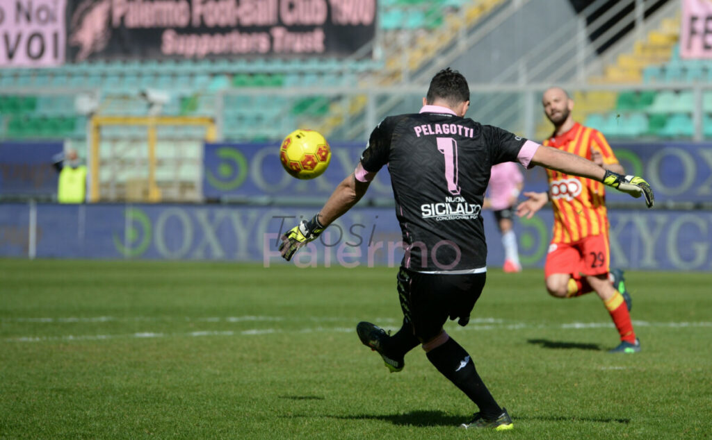 Palermo, porta blindata nei play-off: dietro non si balla più