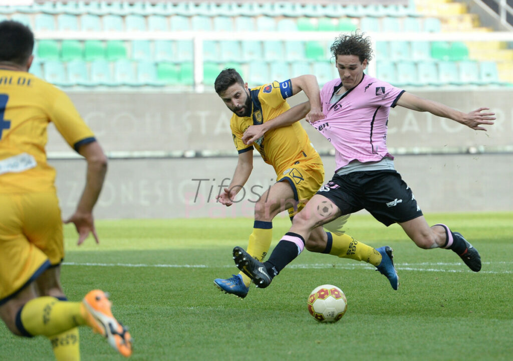 Palermo, De Rose e Luperini. Lo zoccolo duro è in mediana