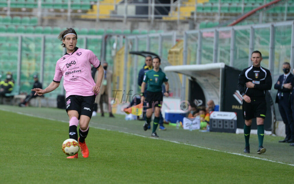 Nuovi movimenti in uscita per il Palermo, possibile addio di Peretti