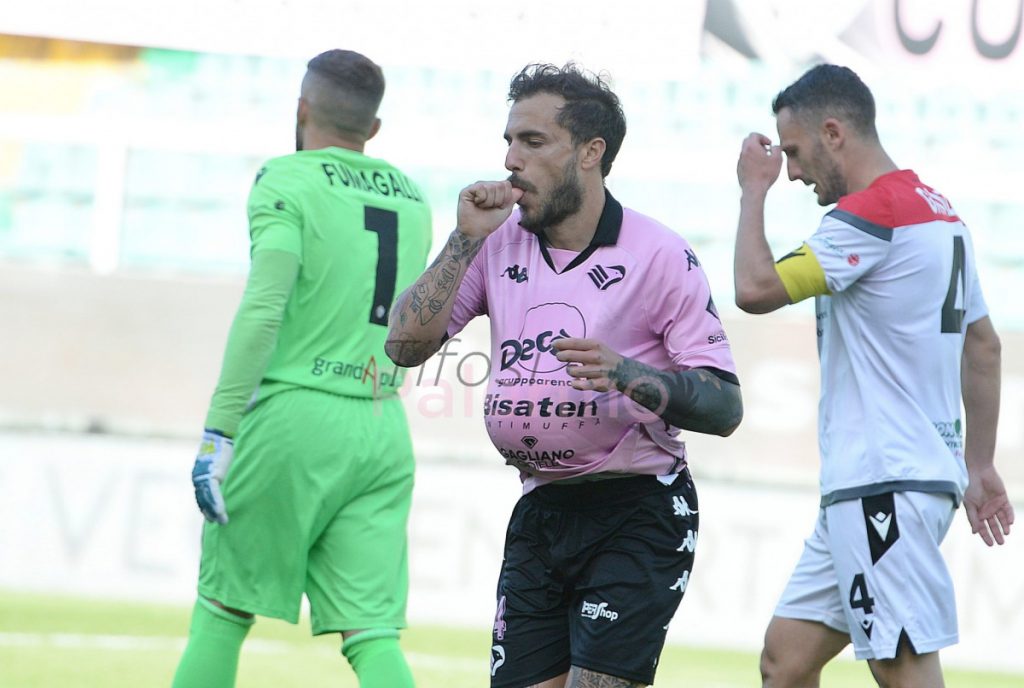 Valente: “Felice per il gol. Giron? Ottimo giocatore, nessun dualismo”