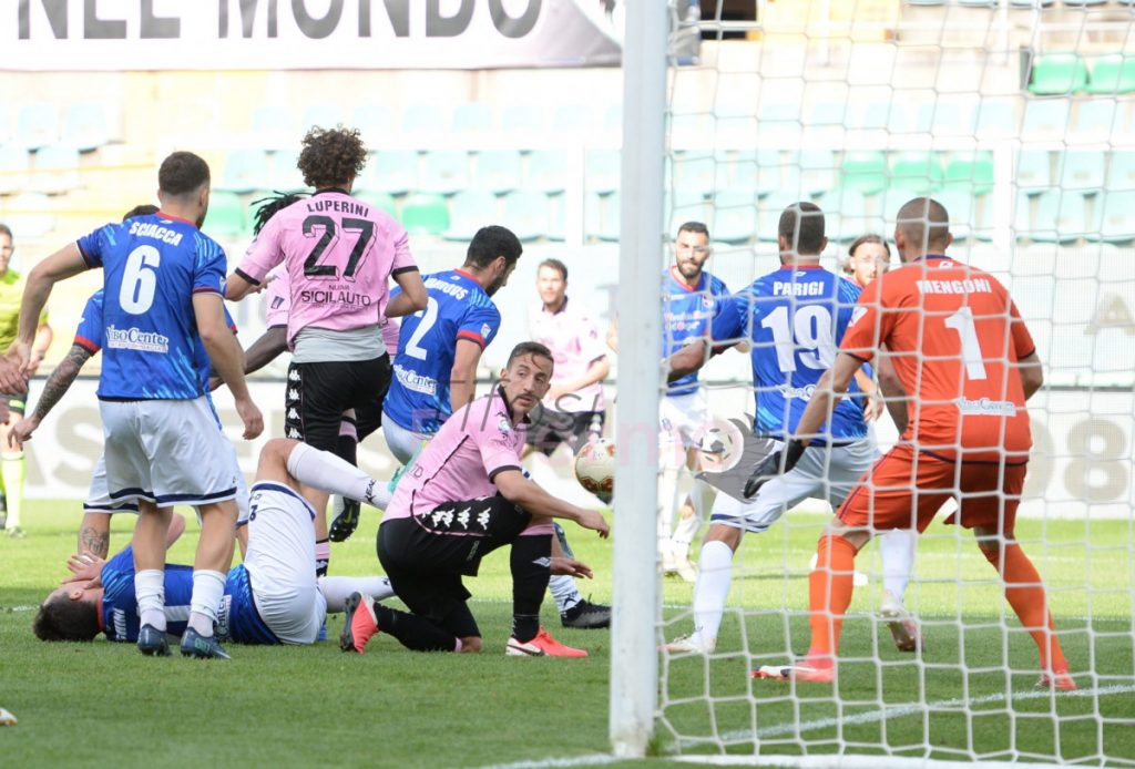 Palermo, battere la Cavese oppure meglio iniziare a pensare ad altro