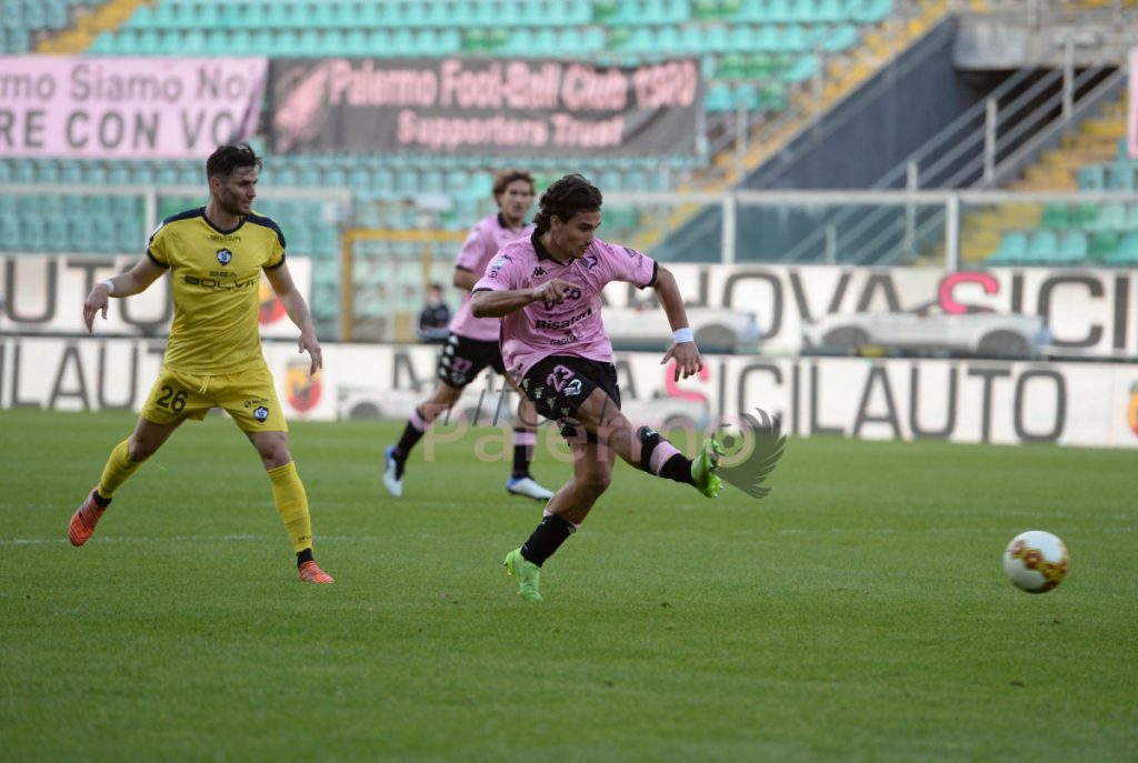 Palermo-Cavese, le pagelle: De Rose direttore d’orchestra, Luperini nota storta
