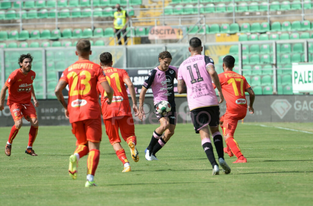 Palermo-Catanzaro, le pagelle: difesa promossa, attacco rimandato