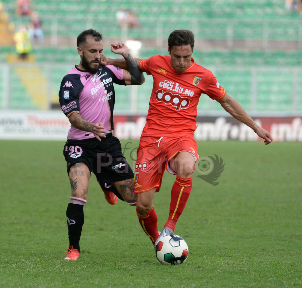 Palermo-Virtus Francavilla, i convocati: tornano Almici e Valente
