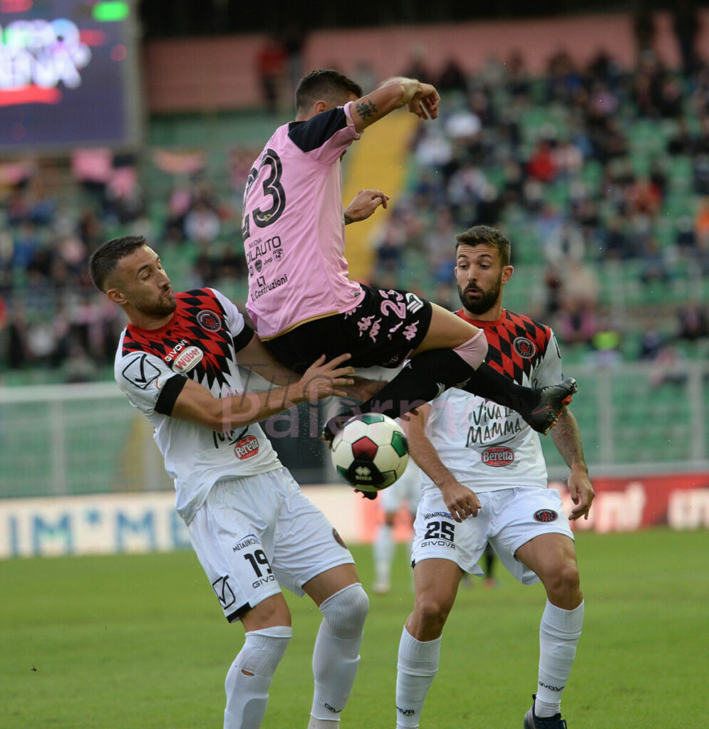 Palermo, cercasi disperatamente vittoria esterna