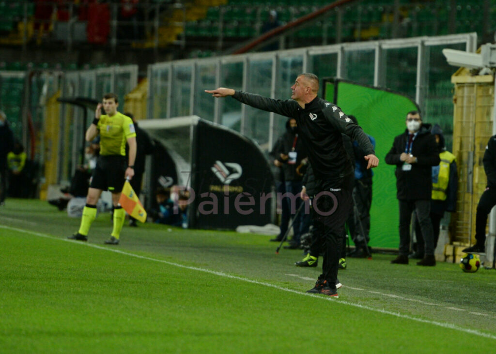 Palermo-Bari 0-0: non basta la superiorità numerica, rosa “claudicanti”