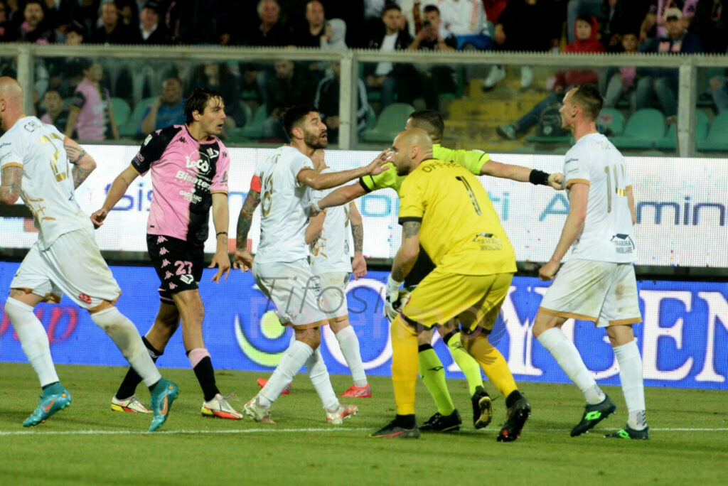Il caso Offredi e l’imbarbarimento del calcio moderno