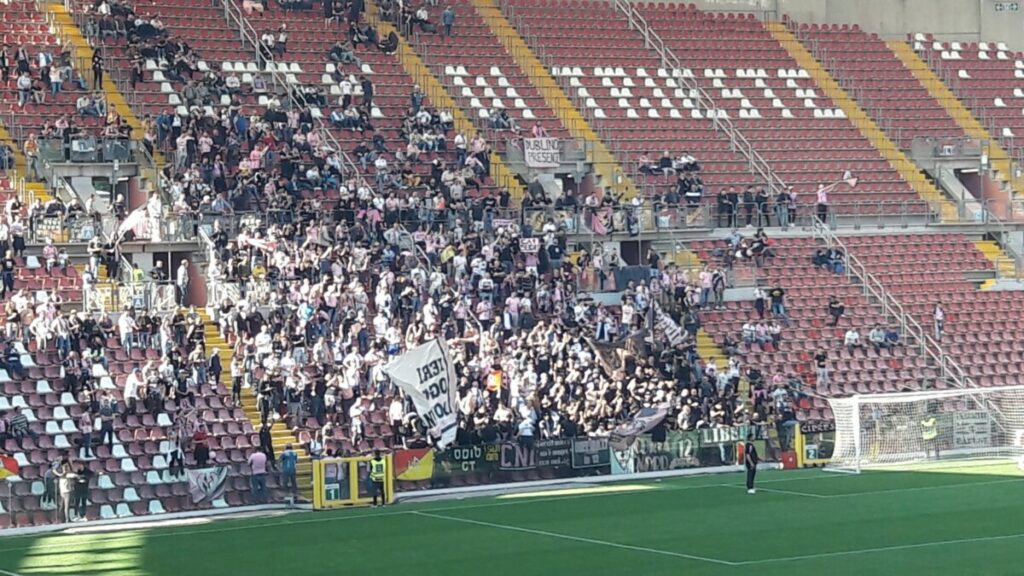 La Curva Nord non ci sta: “Il Palermo ringrazia tutti tranne noi”