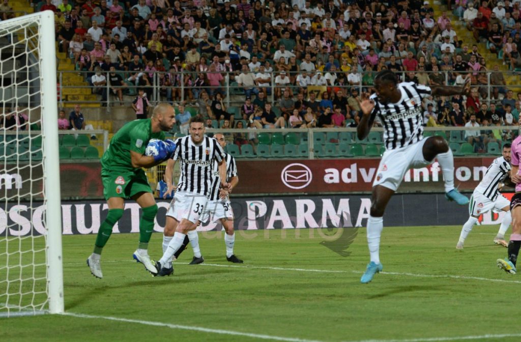 Ascoli, dopo il Palermo anche i bianconeri in ritiro: la nota