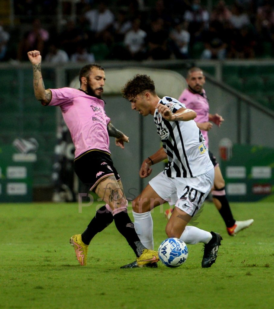 GdS – In campo si vede la difesa a tre