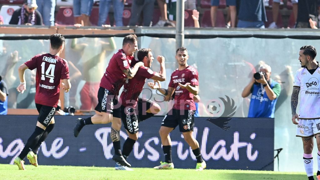 Calciomercato Reggina, sirene estere per un giocatore: le ultime