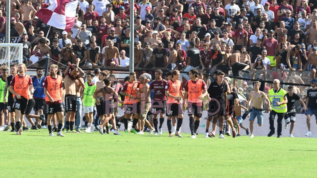 Caos Reggina: si cerca di evitare lo slittamento dei playoff