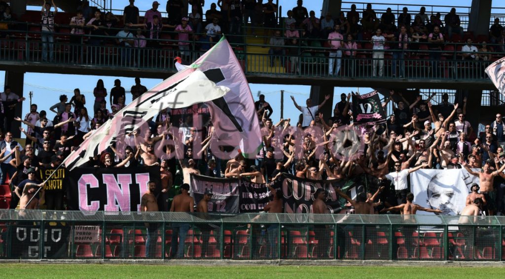 I rosanero deludono ancora: bufera dei tifosi sui social