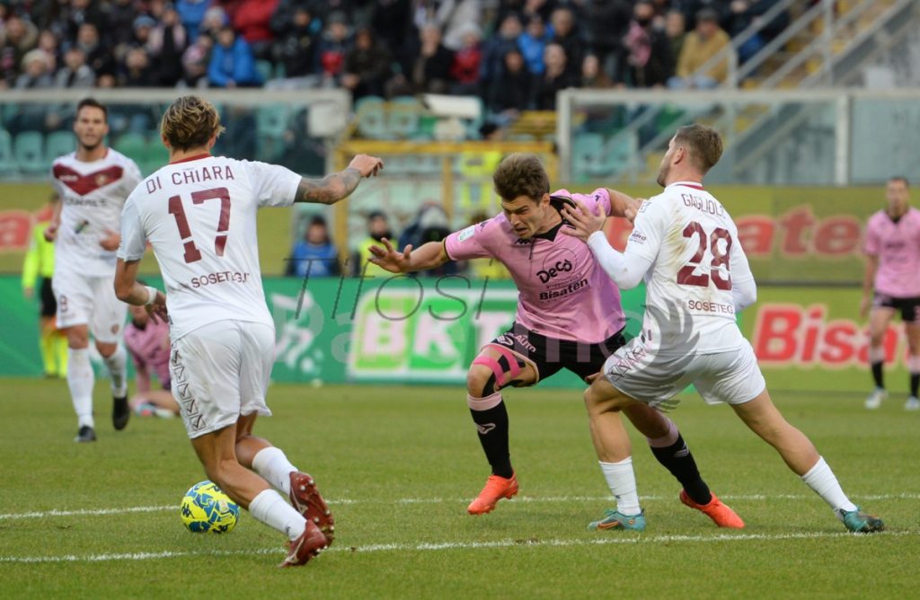 Cagliari-Palermo, le pagelle: che Segre. Il rosso di Marconi pesa