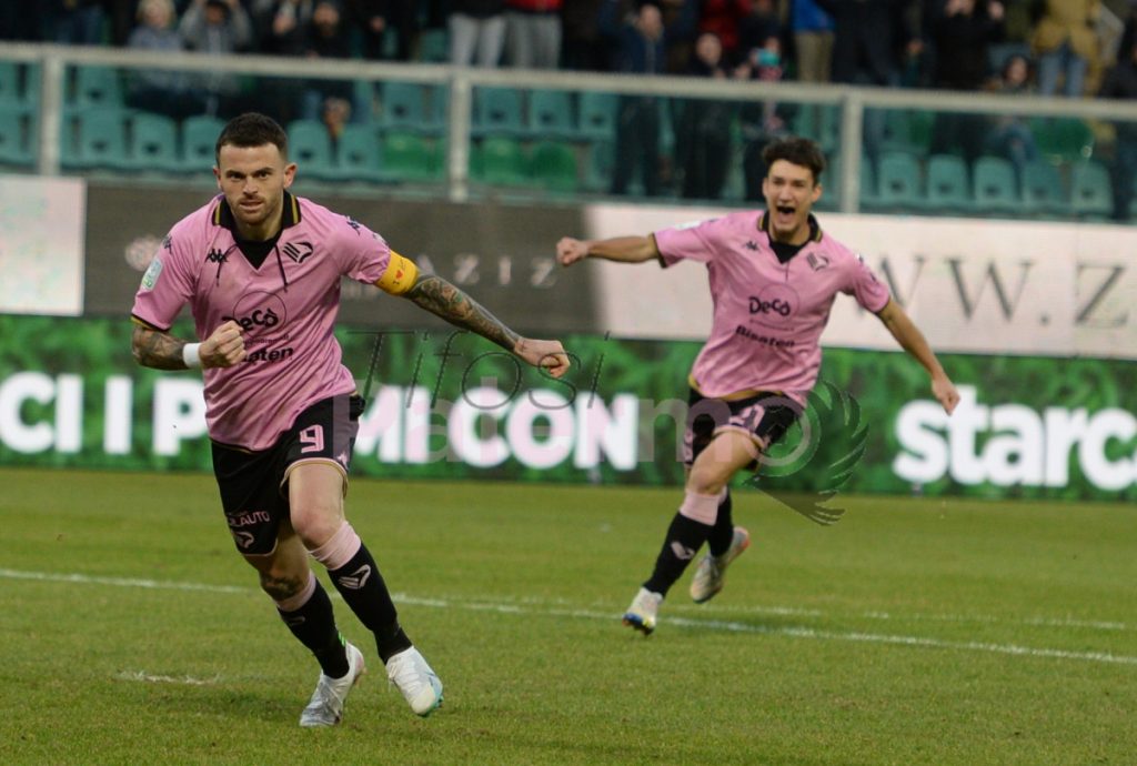 [FOTO] Il Palermo celebra San Valentino: l’augurio a tutti i tifosi