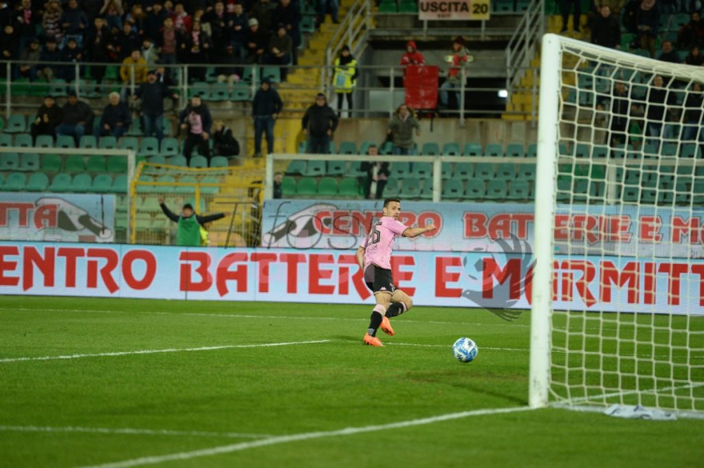 Palermo, una luce in mezzo al campo: Valerio Verre