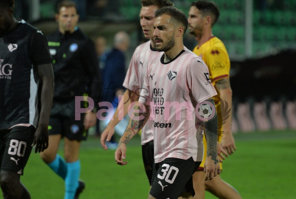Valente, il saluto al Palermo e ai tifosi: il post sui social