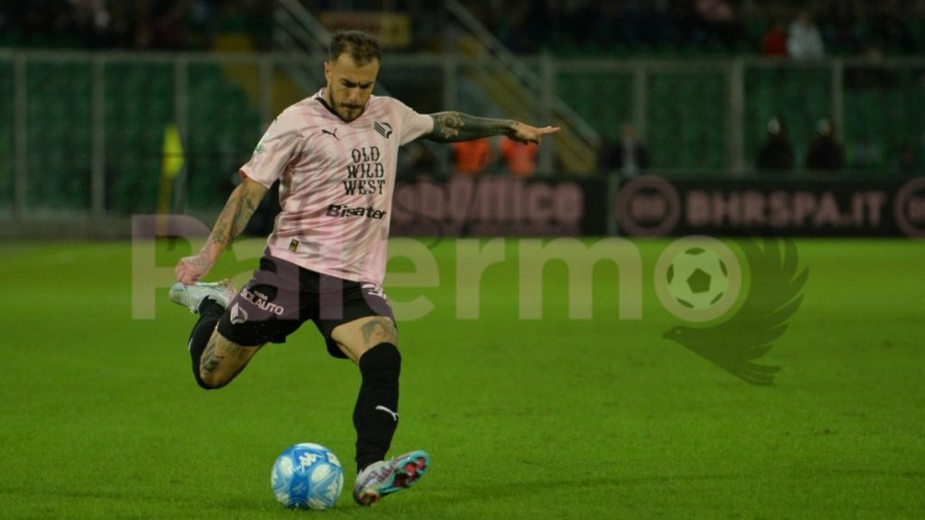 Calciomercato Palermo, cessione di Valente bloccata: il motivo