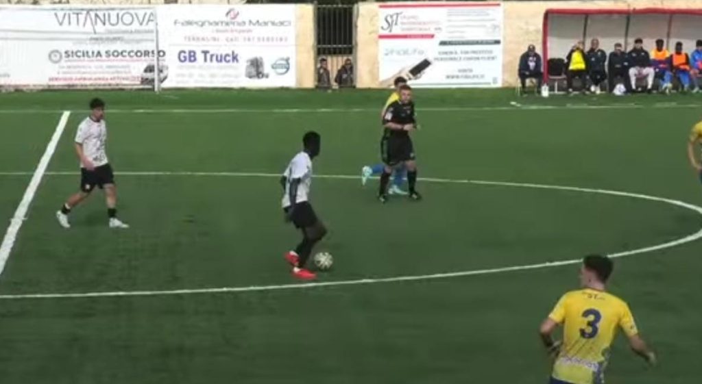 VIDEO – Calcio, il curioso nuovo sponsor dell’Athletic Club Palermo