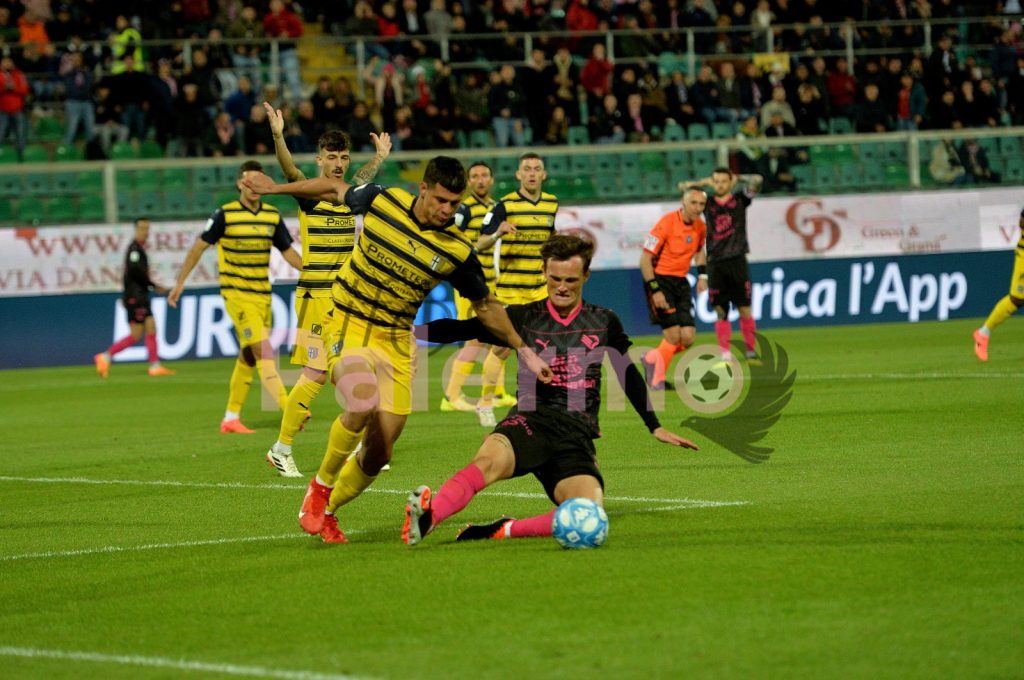 Palermo Parma 0-0, match avaro di emozioni: si allontana il quinto posto