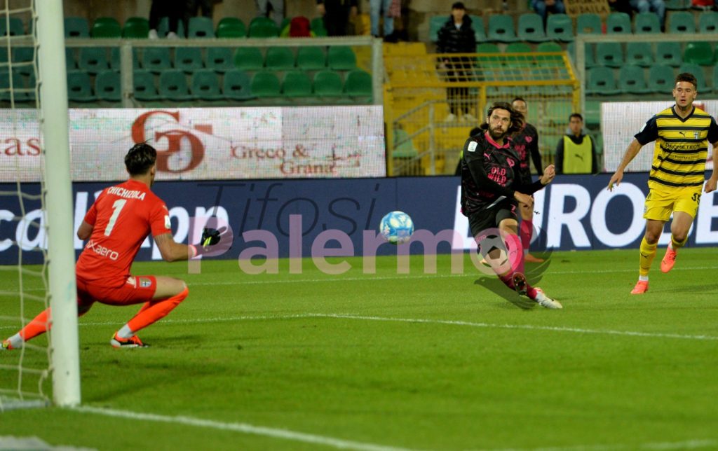 Palermo-Parma 0-0, le pagelle: Mancuso lotta, Brunori insufficiente