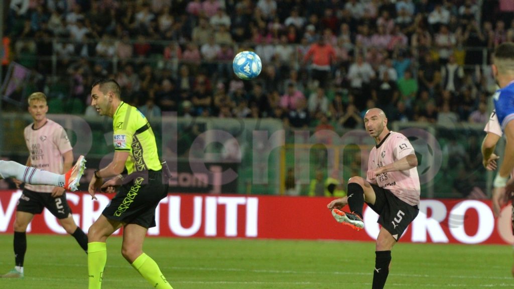 Venezia-Palermo 2-1, le pagelle: difesa da incubo. Termina la stagione