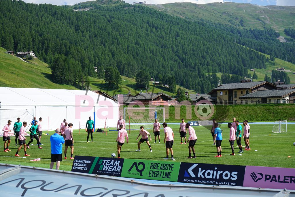 VIDEO – Palermo, si prosegue con l’allenamento a stazioni