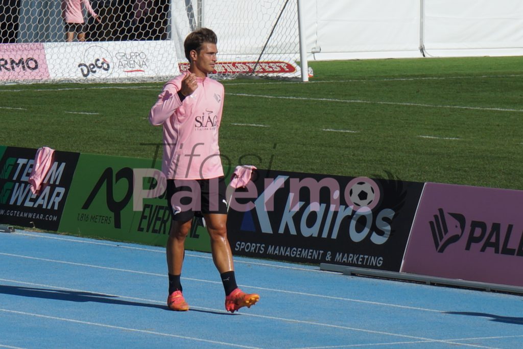 VIDEO – Palermo, Segre si allena a parte