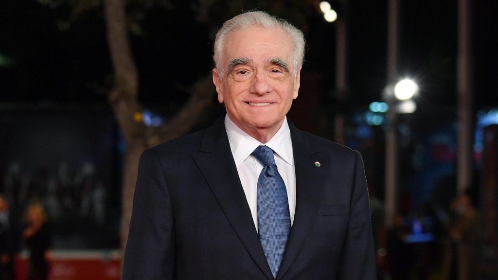 FOTO – Palermo, donata la maglia a Scorsese: “La Sicilia casa tua”