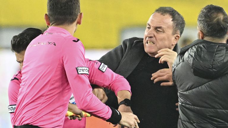 Super Lig turca, condannato presidente che diede un pugno all’arbitro