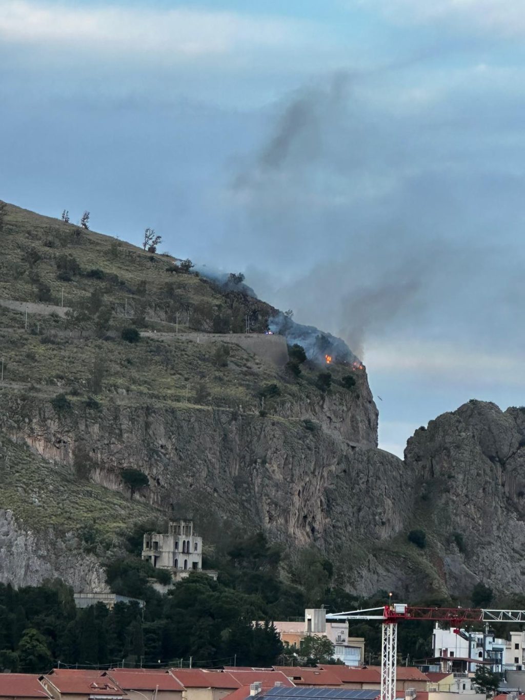 Incendio a Monte Pellegrino