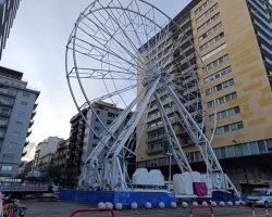 Palermo si illumina a Natale: ruota panoramica e villaggio