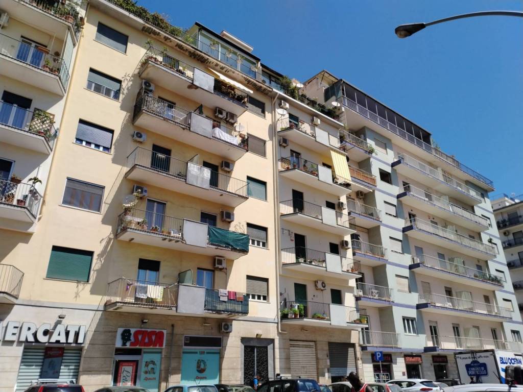 Via Laurana incendio